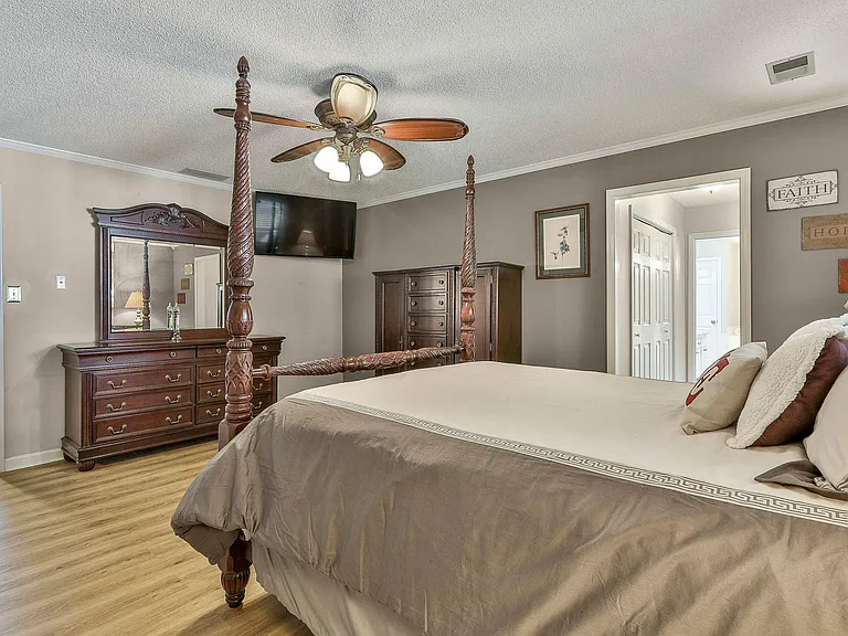 110 Hampton Woods Dr — Photo 31