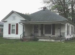 858 N 9th St, Clinton, IN 47842