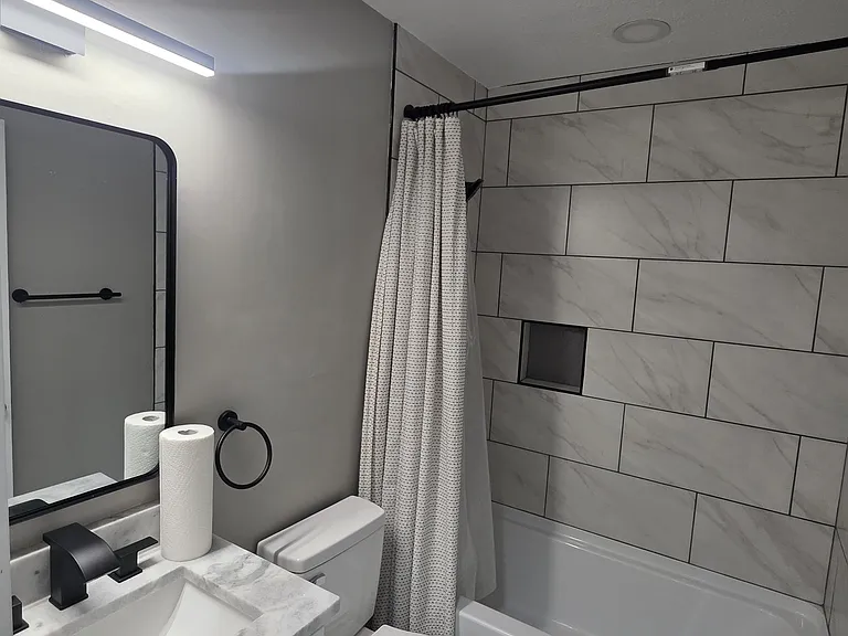 1011 Devon St — Photo 14