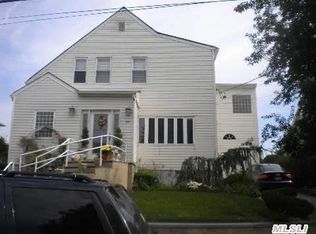 89 Bethel Rd, Albertson, NY 11507