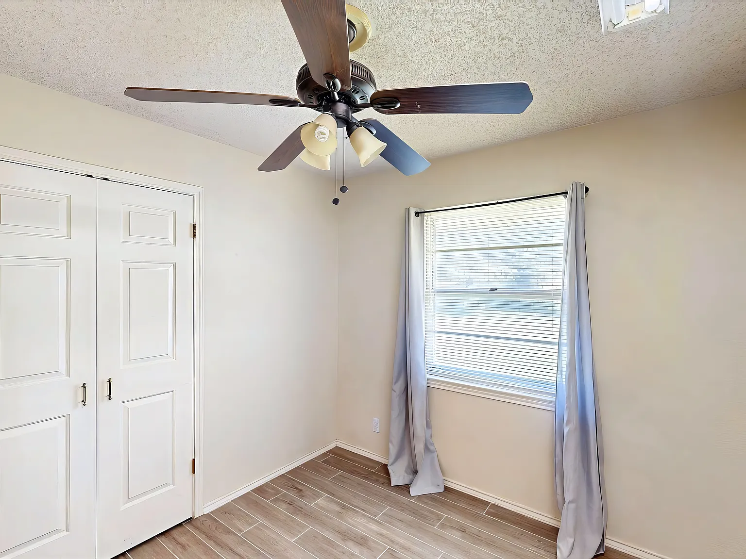 3 bed, 1.5 bath, 1461 sqft, $1,450 — Photo 4