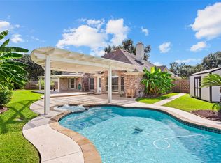 3910 Kimberly Dr, Pearland, TX 77581