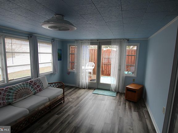 4th image of 30188 Holly Ln #142