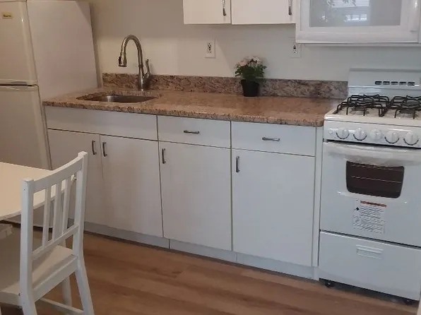 135 Water St #3, Quincy, MA 02169