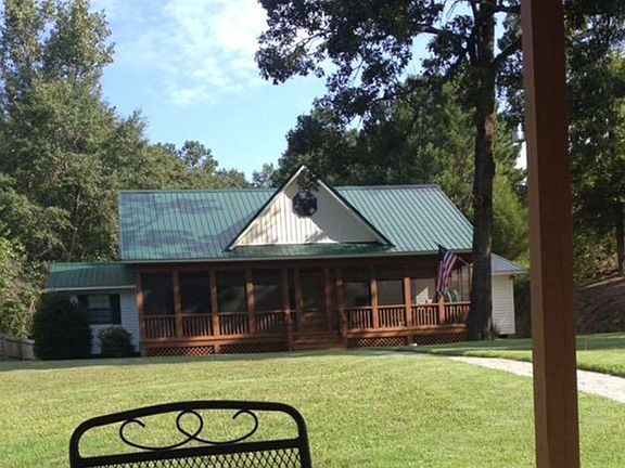 beautiful manicured lawn