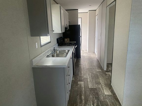 4th image of 1250 Lakeview Dr #283