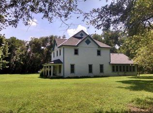 15 S Woodberry Rd, Burrton, KS 67020