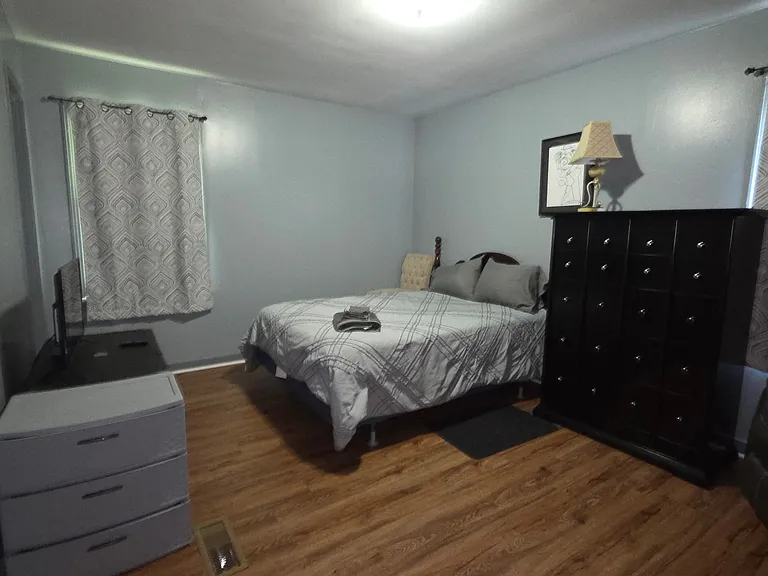 3rd bedroom with 1/2 bath
