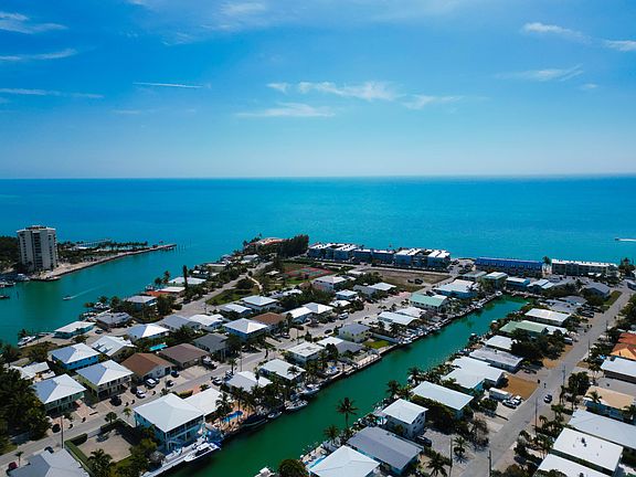 4th image of 341 3rd St