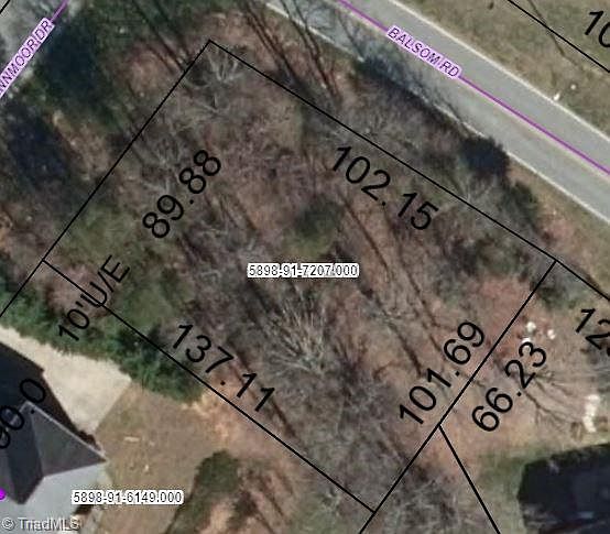 2nd image of 3665 Glennmoor Dr #127