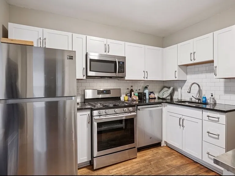 3045 Grand Ave S #2 — Photo 6