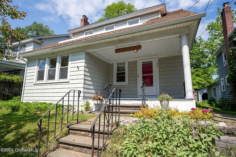 2nd image of 108 Winnie Street