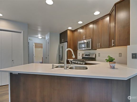 4th image of 6205 Renata Lane SW