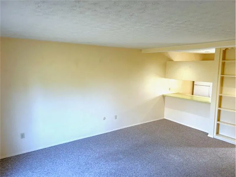 2 bed, 1.5 bath, $875 — Photo 3