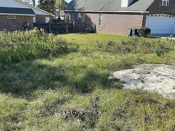 4th image of 14 Bridgefield Ct