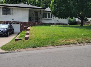 305 Skyline Dr, Council Bluffs, IA 51503