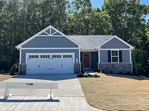 277 Pleasants Ln, Kilmarnock, VA 22482