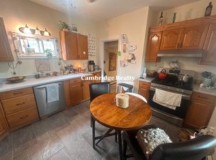 19 Berkeley St #2R, Somerville, MA 02143
