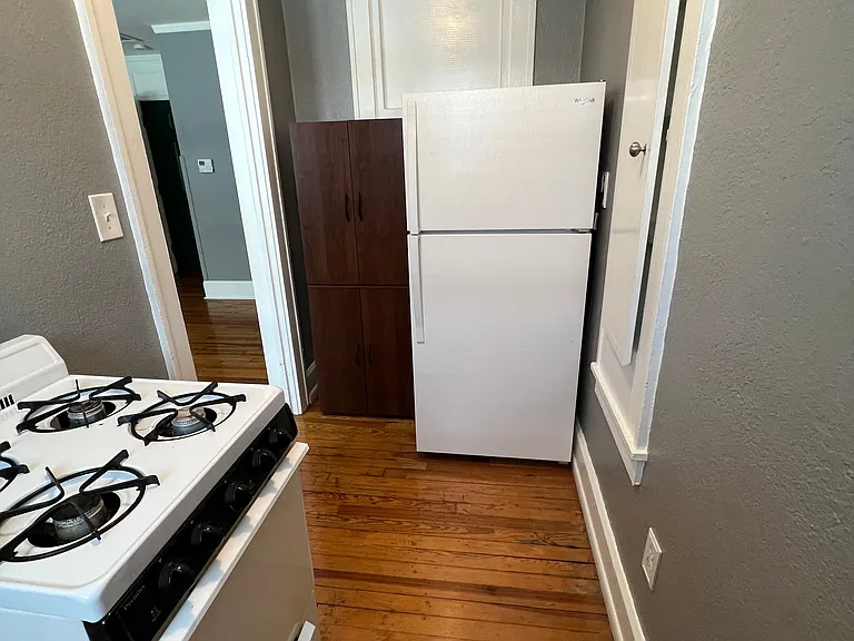 456 13th Ave NE #9 — Photo 5