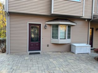 96 Valley Stream Ln #2, Southbury, CT 06488