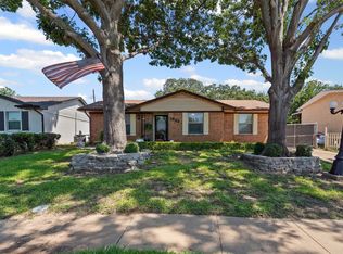 1006 S Delaware St, Irving, TX 75060
