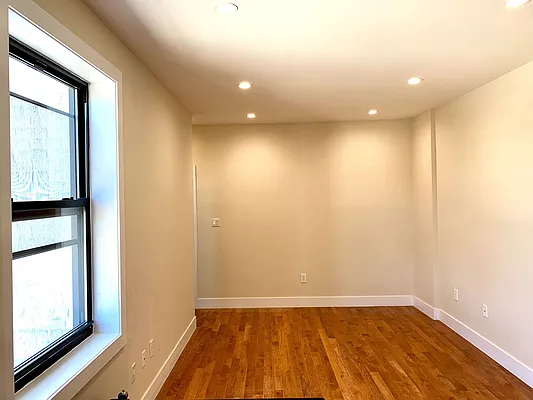 Rented by Vass Stevens Group | media 25