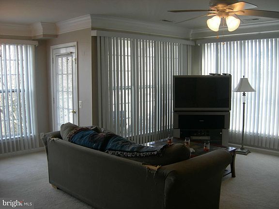 5th image of 21840 Elkins Ter Unit 303