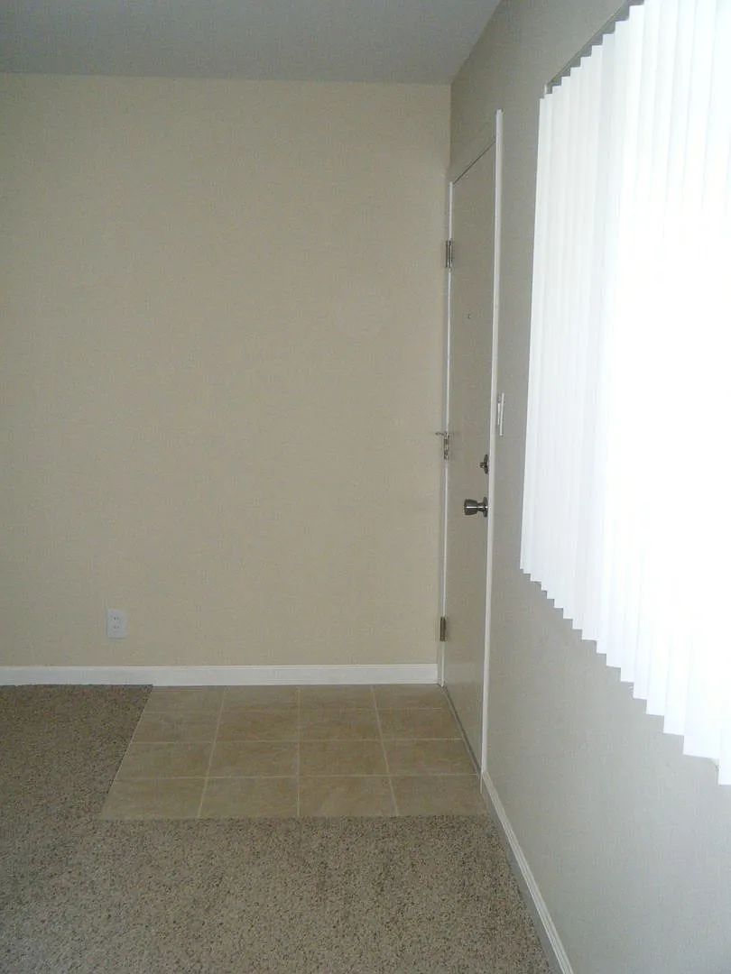 040 - Mariposa Apts — Photo 4