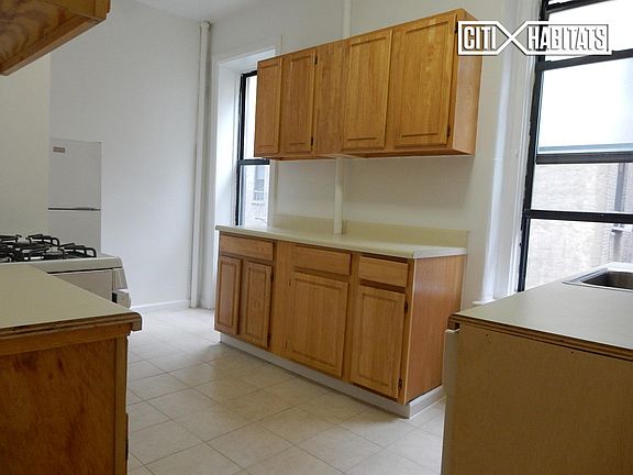 4th image of 35 Central Park N APT 2K