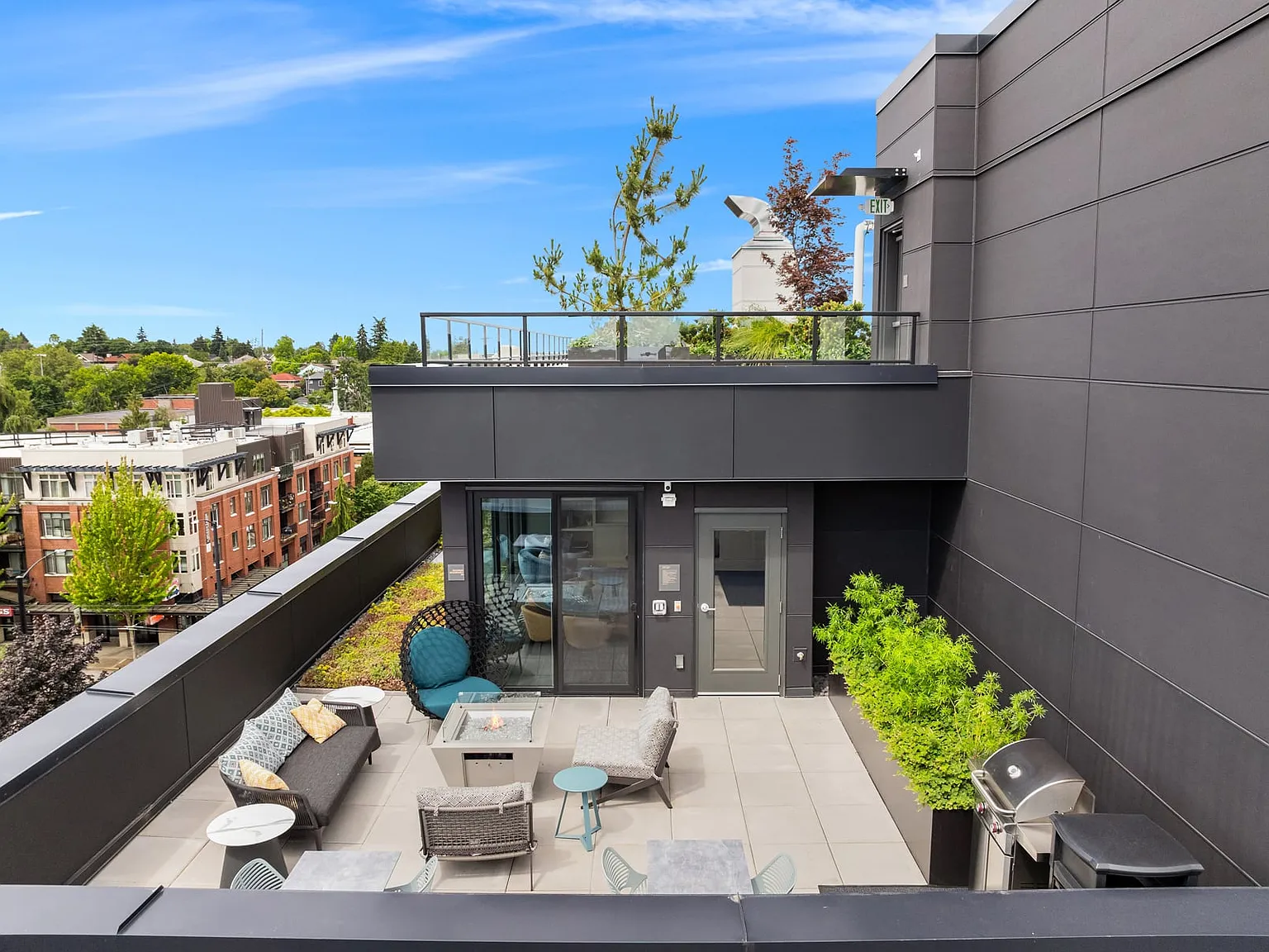 Gables Queen Anne — Photo 3