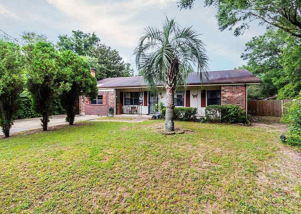 1st image of 6 Belair Cir
