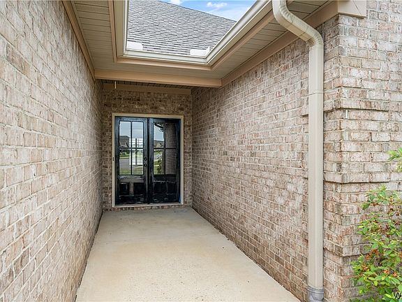2nd image of 483 Camille Ln