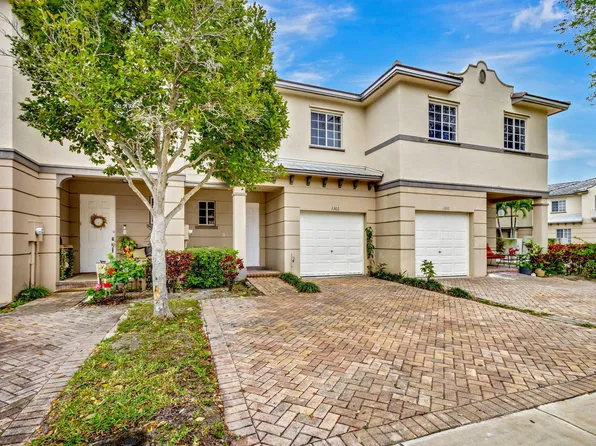 1302 Lucaya Dr, Riviera Beach, FL 33404