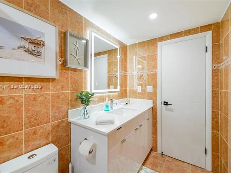 1950 S Ocean Dr #19E — Photo 25
