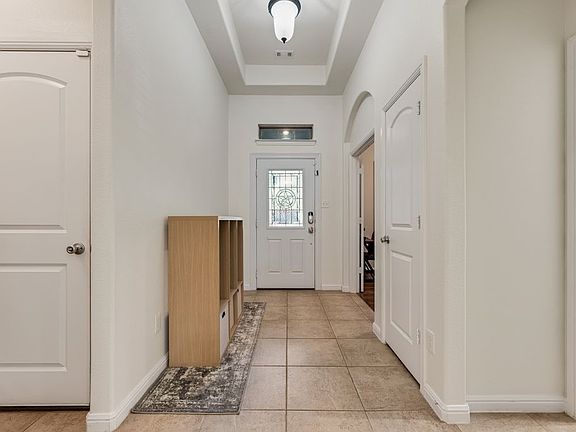 4th image of 517 Goldstone Ln