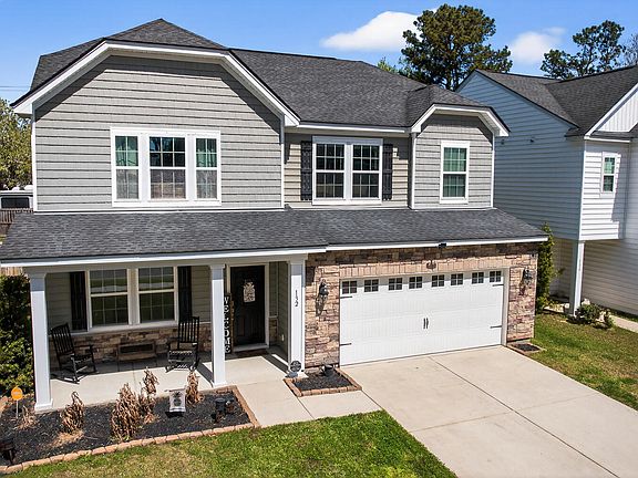 3rd image of 132 Lakestone Rd