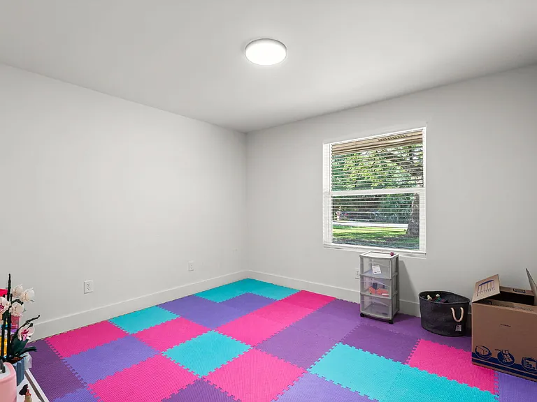2507 Edgewater Dr — Photo 23