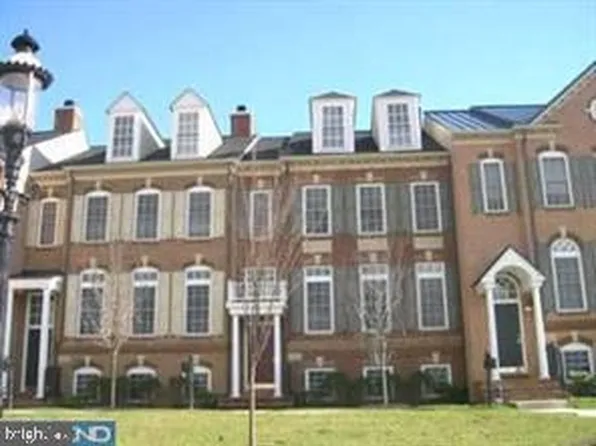 13 Doyle St, Doylestown, PA 18901