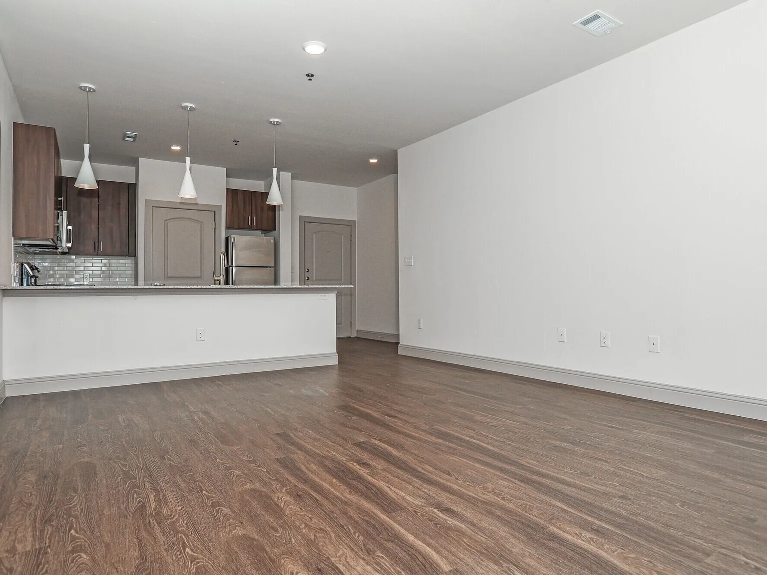 Avanti at Emerald Point Apartments — Photo 4