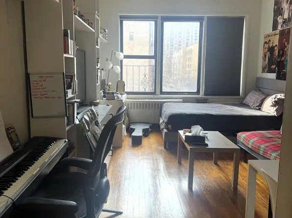 261 East 71st Street image 1 of 5