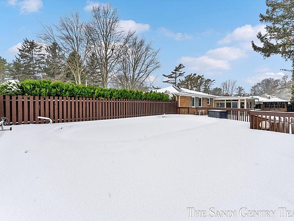 5th image of 14972 Lakeshore Dr