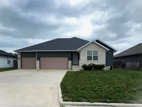 5635 W Mangrove St, Springfield, MO 65802