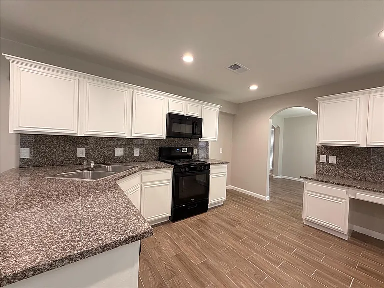 4406 Eaglewood Trail Dr — Photo 11