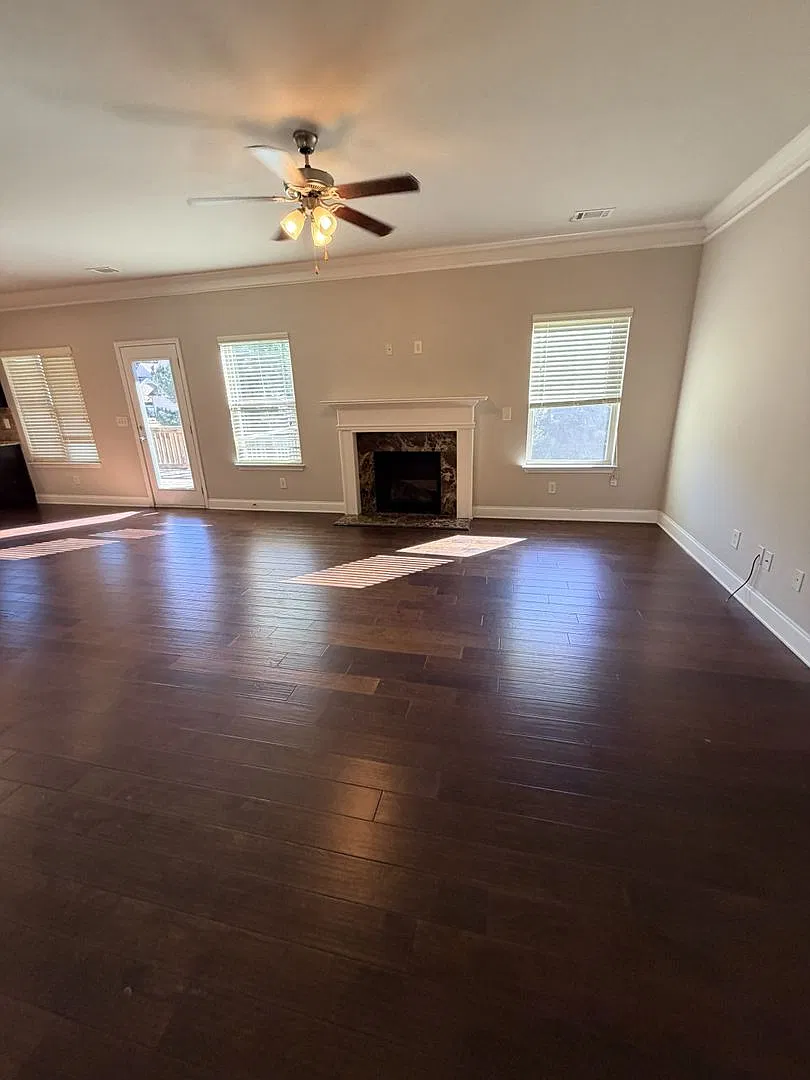 Spacious 5-bedroom house with loft in DACULA cluster in Auburn — Photo 3