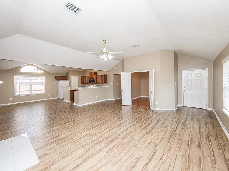 19247 Dillsbury Ct — Photo 8