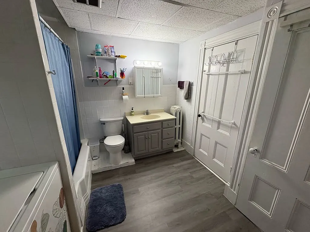 2 bed, 550 sqft, $2,500 — Photo 2