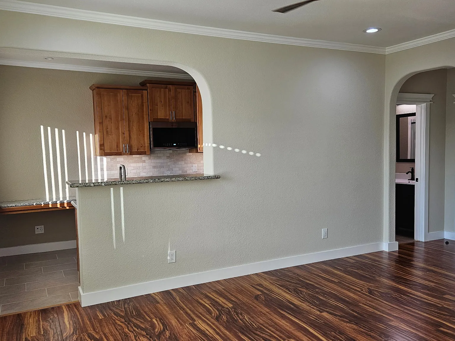 Claremont Towers Apartments — Photo 3