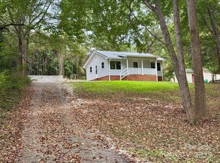 6028 Deep Green Dr, Casar, NC 28152