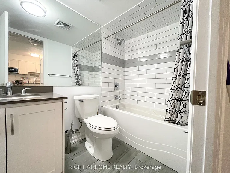 111 Elizabeth St #602 — Photo 17