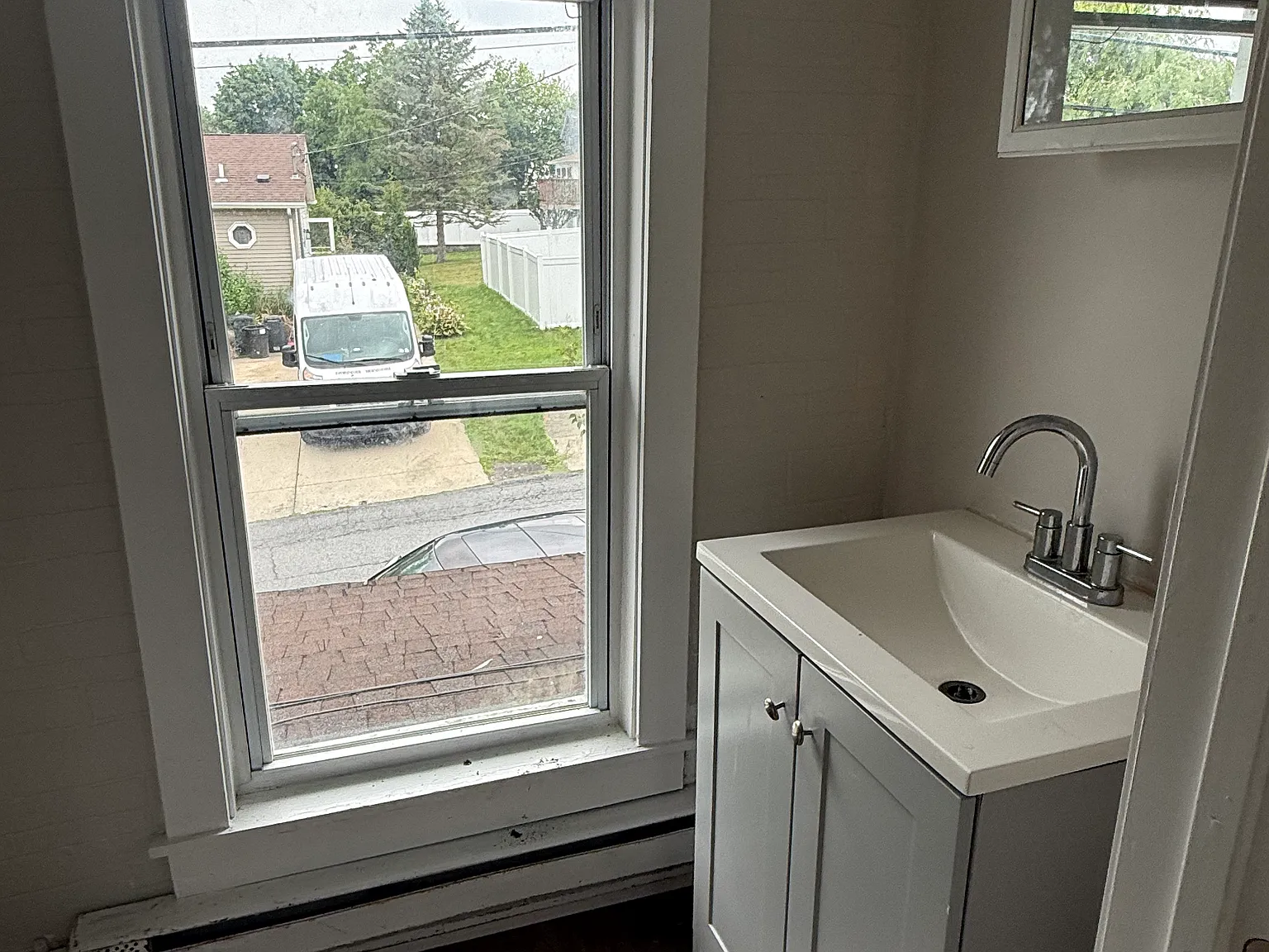 3 bed, 1.5 bath, $1,350 — Photo 3